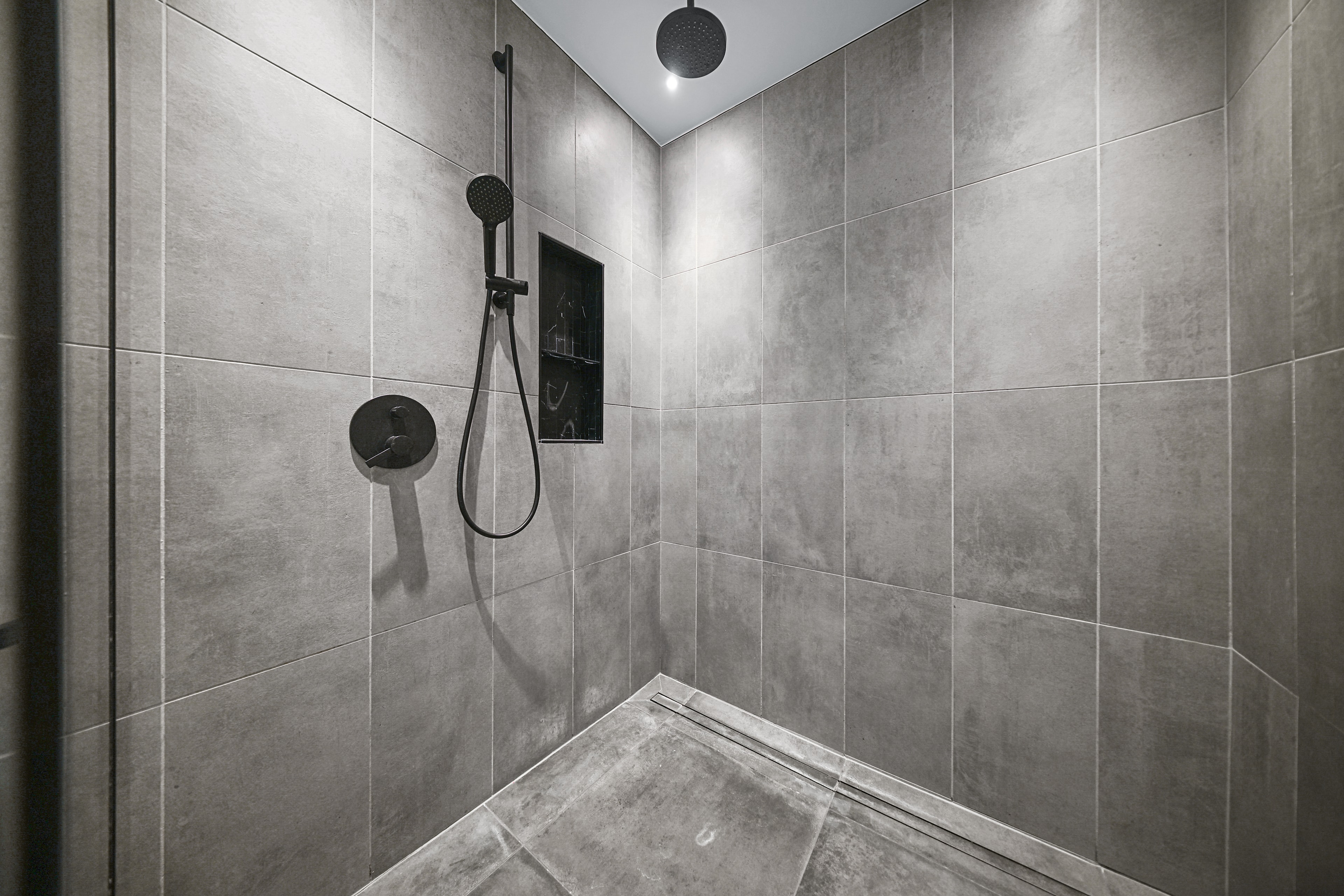 Freestanding soaking tub detail